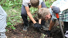 Archeologai Medvėgalio papėdėje aptiko kūlgrindą