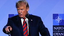 Donaldo Trumpo spaudos konferencija Briuselyje