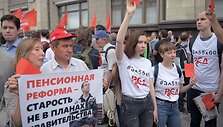 Protestas prie&scaron; pensijų reformą prie Valstybės Dūmos