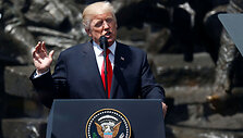 Donaldas Trumpas Lenkijoje 2017 metais