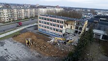Griaunamas &bdquo;Panevėžio autobusų parkas&ldquo; administracijos pastatas 