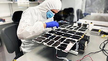 Darbas &bdquo;NanoAvionics&ldquo; laboratorijoje