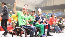 Japonijoje stovyklaujantys neįgalieji Lietuvos sportininkai apsilankė Japonijos krep&scaron;inio lygos mače.