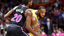 L.Jamesas pelnė 51 ta&scaron;ką, o &bdquo;Lakers&ldquo; įveikė &bdquo;Miami Heat&ldquo; komandą.