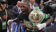 Deontay Wilderis Niujorke nokautavo Dominicą Breazeale'ą pirmajame raunde.