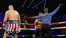 Tysonas Fury ir Tomas Schwarzas bei jų dvikova Las Vegase.