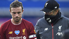 J,Kloppas (de&scaron;inėje) ir J.Hendersonas per &bdquo;Liverpool&ldquo; rungtynes su &bdquo;Everton&ldquo;.
