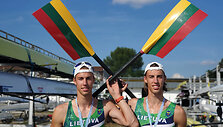 Domantas ir Dovydas Stankūnai tapo pasaulio jaunimo irklavimo pirmenybių vicečempionais.