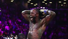 Deontay Wilderis nokautavo Robertą Heleniusą.