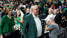 Dėl verslo Rusijoje Kauno meras Visvaldas Matijo&scaron;aitis užsitraukė Kauno &bdquo;Žalgirio&ldquo; sirgalių grupės &bdquo;Green White Boys&ldquo; nemalonę.