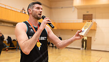 Garsių krep&scaron;inio veteranų varžybos. Darju&scaron;as Lavrinovičius