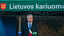 Gitanas Nausėda lanko Lietuvos kariuomenės karius, vykdančius užduotis pasienio ruože
