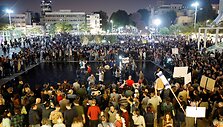 Tūkstančiai gyventojų Tel Avive protestavo prie&scaron; korupciją vyriausybėje