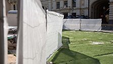 Statomoje Filharmonijos aik&scaron;tėje i&scaron;klota dirbtinė vėja