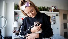 Monika Marija Paulauskaitė su &scaron;e&scaron;ke Coco Chanel