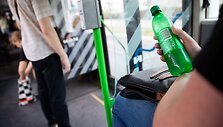 Vie&scaron;uoju transportu važiuojantys keleiviai kar&scaron;tį jaučia ir lauke, ir viduje
