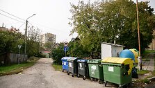 Netvarkingai tvarkomos &scaron;iuk&scaron;lės ir lauko tualetas Naujininkų gatvėje