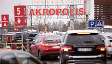 Į &bdquo;Akropolį&ldquo; plūstelėjo pirkėjai prie&scaron; įsigaliojant griežtesniems karantino reikalavimams