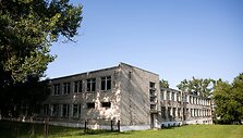 Mokykla Dieveni&scaron;kėse, kurioje planuojama apgyvendinti migrantus