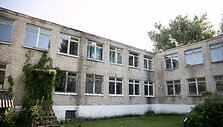 Mokykla Dieveni&scaron;kėse, kurioje planuojama apgyvendinti migrantus