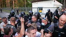 Gyventojų susirėmimas su policijos pareigūnais prie Rūdninkų poligono