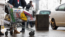 Apsipirkimo kar&scaron;tligė prie&scaron; &scaron;ventinį savaitgalį Vilniuje