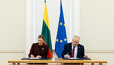 Agnė Bilotaitė, Arvydas Anu&scaron;auskas
