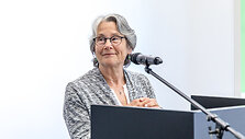 Dr.Lauren Freedman