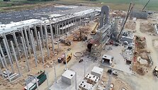 Akmenėje įrengiama viena pajėgiausių Europos medienos drožlių plok&scaron;tės gamyklų