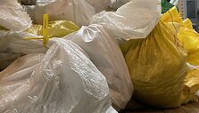 FNTT atliko 21 kratą Vilniuje, Kaune ir Alytuje. Jų metu rasta daugiau nei 1 mln. eurų neapskaitytų grynųjų pinigų, įtariamųjų naudojamose sandėliavimo patalpose aptikta ir paimta apie 3 tonas elektronikos prietaisų dalių bei automobilių katalizatorių laužo, galimai turinčio tauriųjų metalų. 