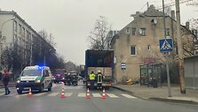 Naugarduko g. užsiliepsnojo vilkikas