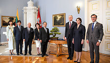 Gitanas ir Diana Nausėdos susitiko su Japonijos delegacija