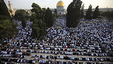 Palestiniečiai meldžiasi Jeruzalėje