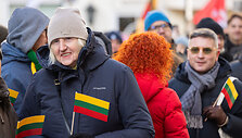 Vasario 16-osios minėjimas prie Lietuvos nepriklausomybės signatarų namų