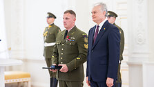 Valstybės apdovanojimų įteikimo ceremonija Prezidentūroje