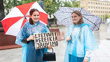 Abiturientų protesto akcija &bdquo;&Scaron;vietimas &ndash; ne eksperimentas&ldquo;