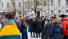 Vilniaus Katedros aik&scaron;tėje surengta protesto akcija &bdquo;&Scaron;alin rankas nuo laisvo žodžio&ldquo;