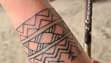 Jono kelionė pas seniausią tatuiruočių meistrę Filipinuose