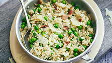 Risotto su žirneliais ir &scaron;onine