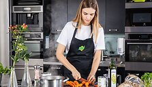 Pavyks i&scaron; pirmo karto: žinoma maisto tinklara&scaron;tininkė pasidalino aromatingos sriubos receptu