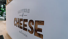 TOP 5 vyno ir sūrio deriniai Valentino dienai i&scaron; &bdquo;Masters of Cheese&ldquo;