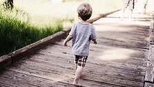 15 idėjų, kaip paįvairinti pasivaik&scaron;čiojimus su vaikais
