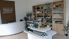 Kaune atvėrė duris &bdquo;Vilana&ldquo; parduotuvė: prekiaus &bdquo;i&scaron;vaduojančio grožio&ldquo; produktais