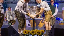 Kaune praūžė ketvirtasis &bdquo;Oktoberfestas&ldquo;: &scaron;ventę vainikavo i&scaron;skirtinis karali&scaron;kosios &scaron;eimos atstovų vizitas