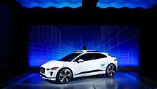 &bdquo;Jaguar Land Rover&ldquo; susivienijo su &bdquo;Waymo&ldquo; &ndash; kurs autonominį elektromobilįĮ