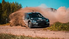 Lenktynininkai testų metu įveikė po 60 kilometrų koviniu režimu