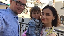 Simona Čėsnaitė-Matkevičienė ir Martynas Matkevičius su dukra Matėja 