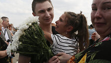 APTOPIX_Ukraine_Russia_Prisoners_82473.jpg-8c27a