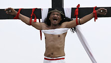 APTOPIX_Philippines_Crucifixion_Reenactment_53602.jpg-770a7