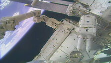 nasa-kosmonautai-tks-isoreje-sumontavo-dvi-aukstos-raiskos-vaizdo-kameras